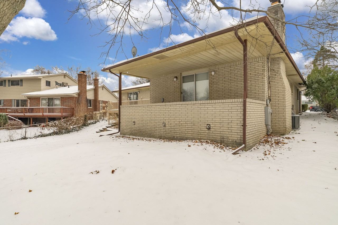 640 Cumberland St #1 - Photo 2 of 37