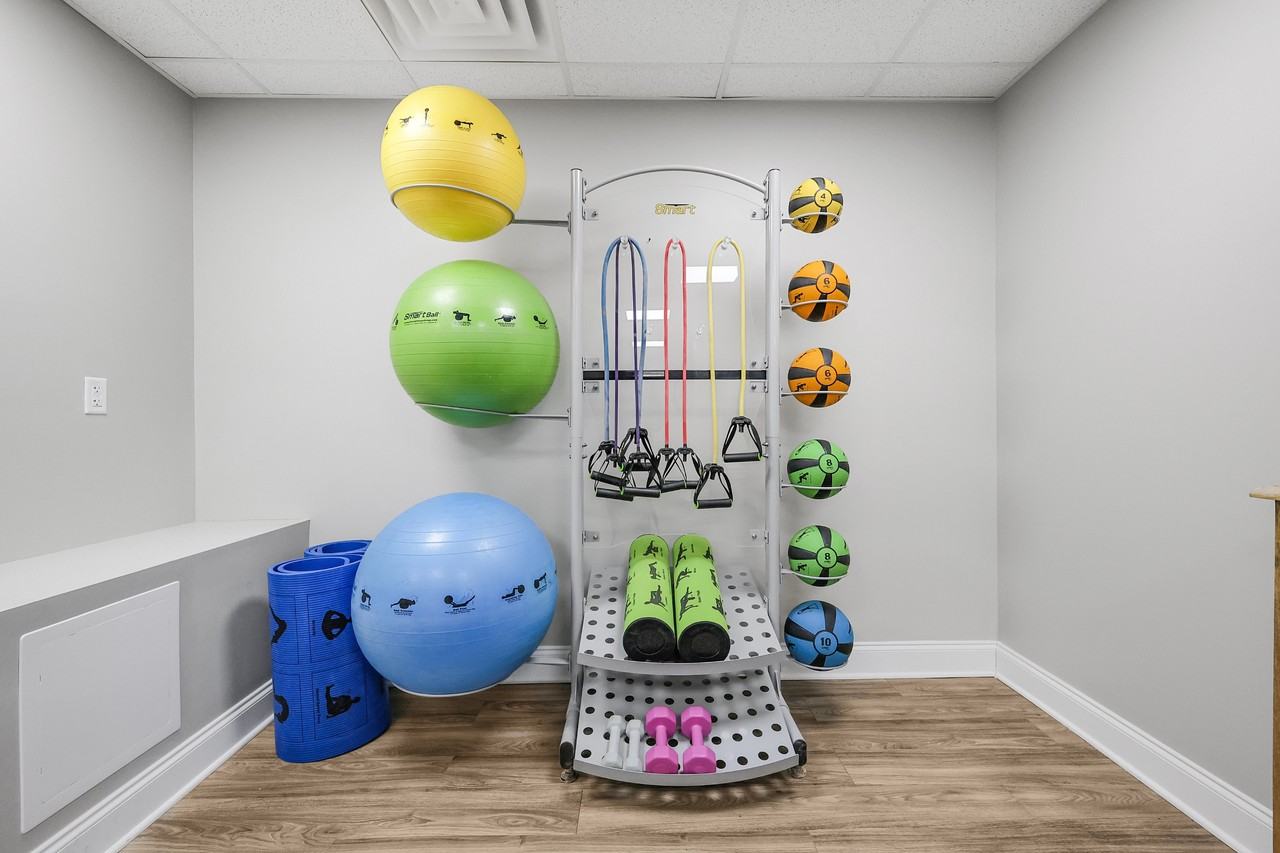 Bransford Apartments - Photo 3 of 27