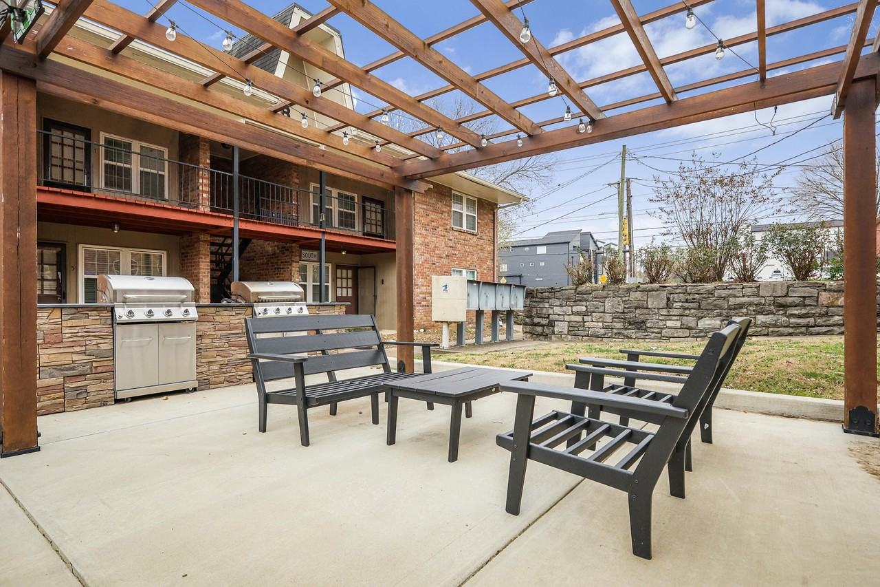 Bransford Apartments - Photo 6 of 27