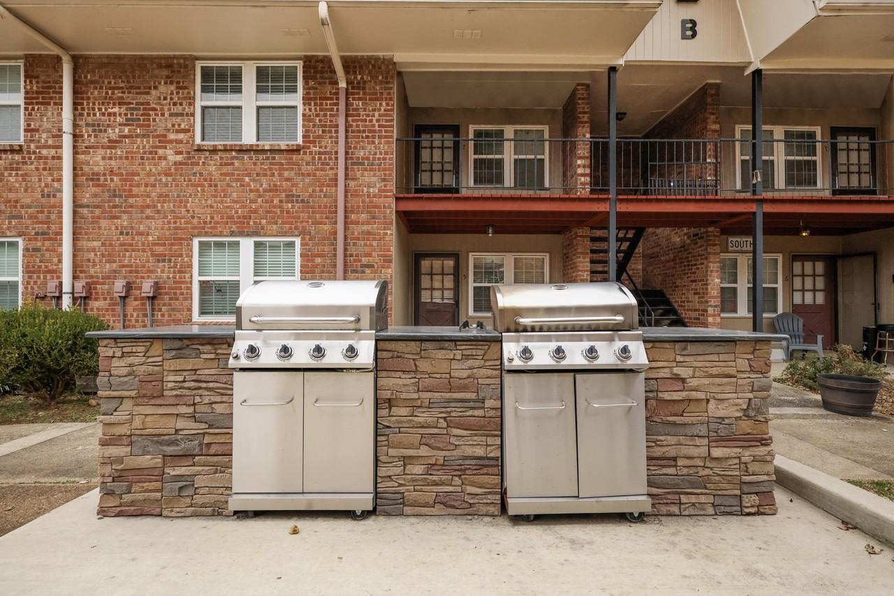 Bransford Apartments - Photo 7 of 27