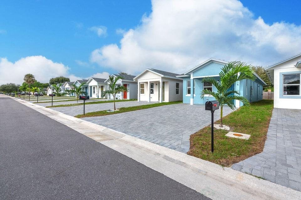 3683 Saginaw Ave #1 - Photo 3 of 30