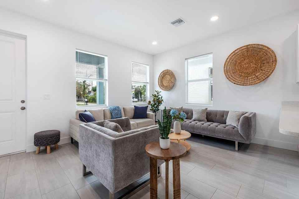 3723 Saginaw Ave #1 - Photo 5 of 30