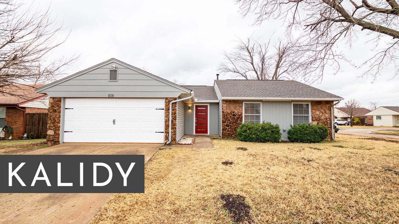 808 Southeast 13th Street #1 - Photo 2 of 2