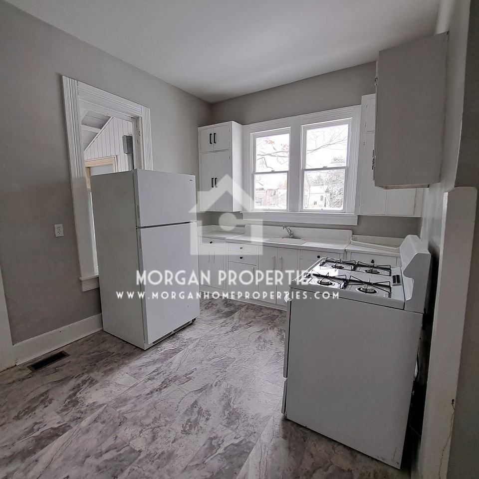 903 College Drive #1 - Photo 3 of 8