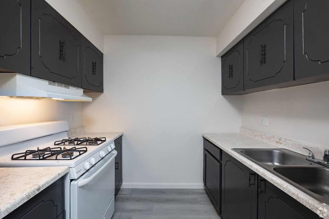 Windham Chase - Photo 4 of 12