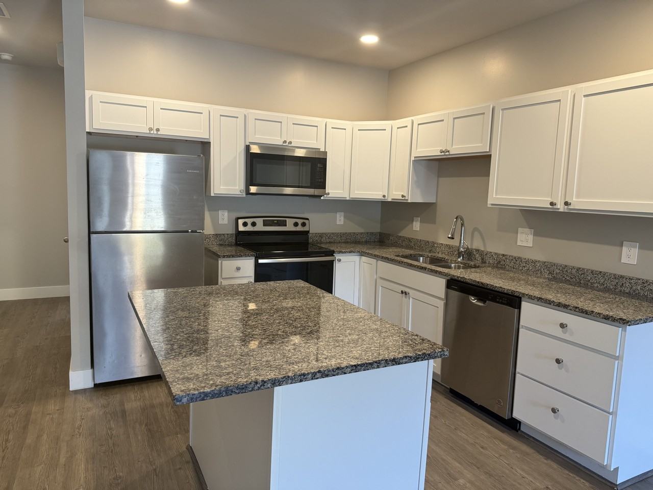 783 North Saint Paul Street #100 - Photo 2 of 9