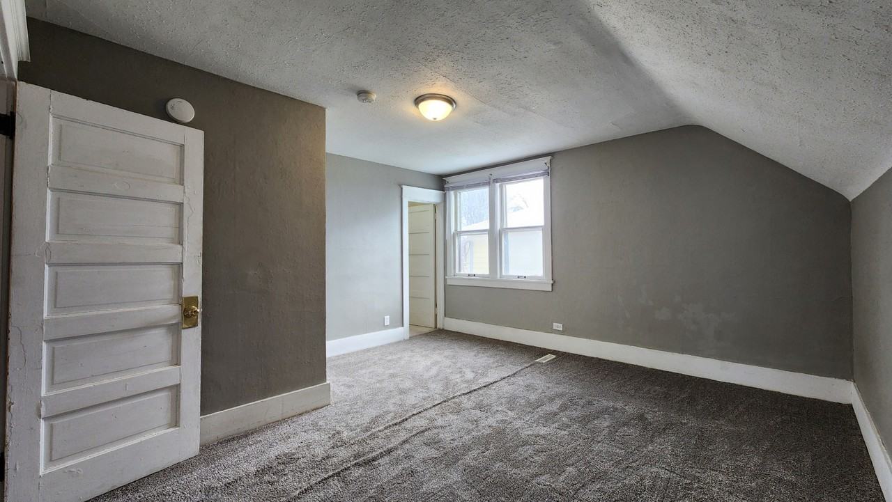 1228 10th Street North #4 - Photo 2 of 13