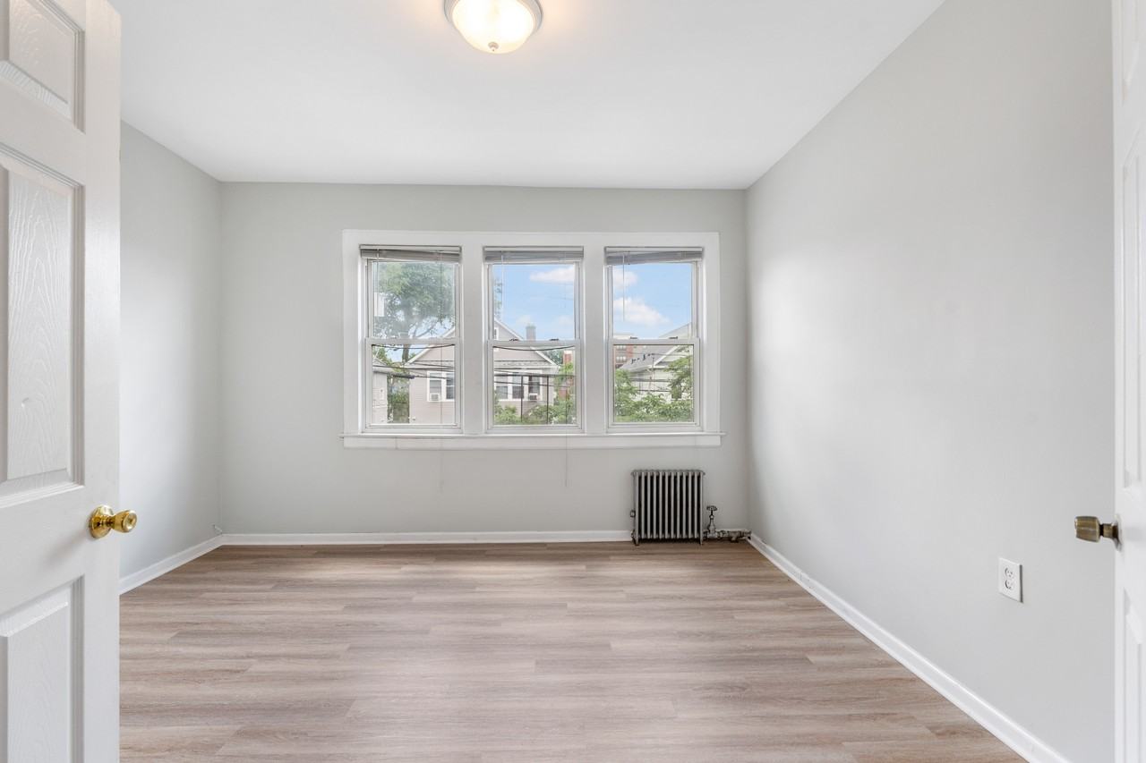 210 W Price St Apt 1l #1L - Photo 4 of 21