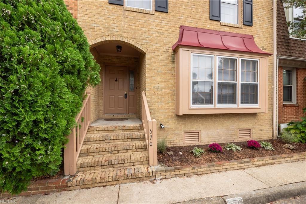 670 Lord Dunmore Drive #1 - Photo 2 of 23