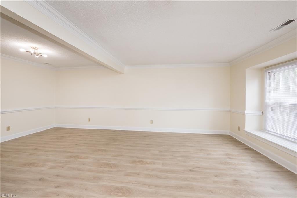 670 Lord Dunmore Drive #1 - Photo 4 of 23