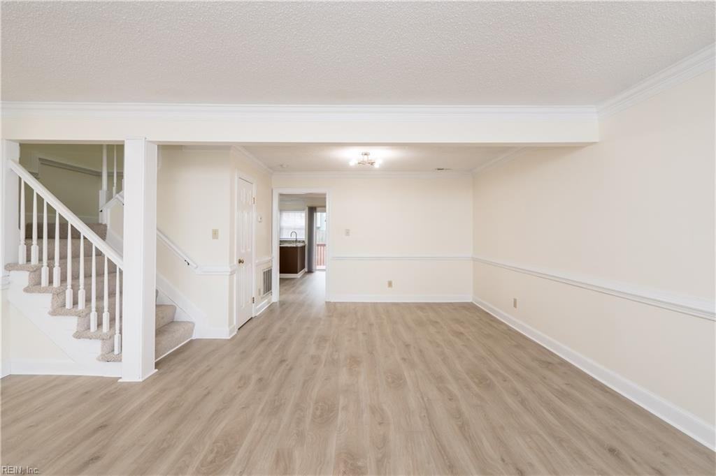 670 Lord Dunmore Drive #1 - Photo 5 of 23