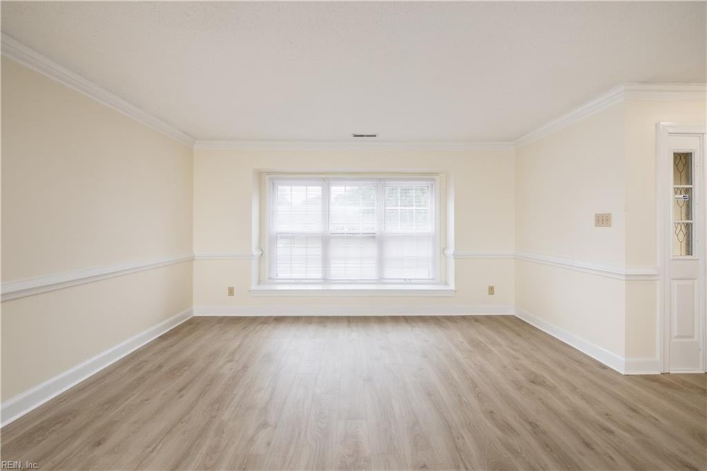 670 Lord Dunmore Drive #1 - Photo 7 of 23