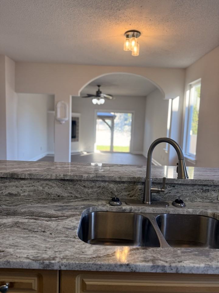 407 16th Street #1 - Photo 7 of 30