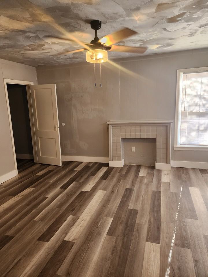 2402 East Randolph Avenue #1 - Photo 3 of 8