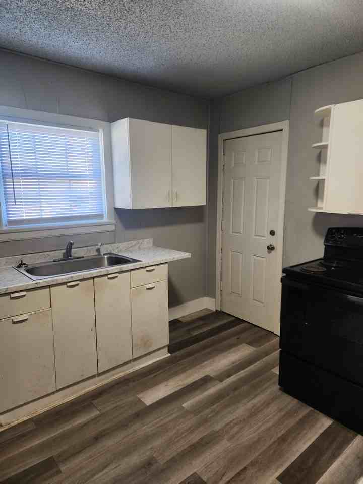 2402 East Randolph Avenue #1 - Photo 4 of 8