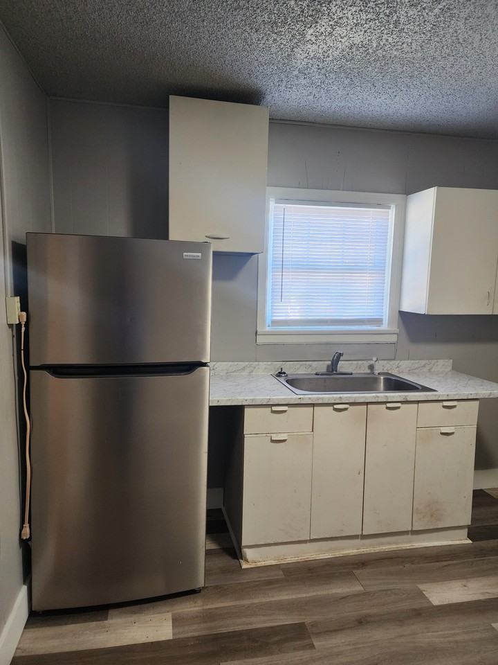 2402 East Randolph Avenue #1 - Photo 5 of 8