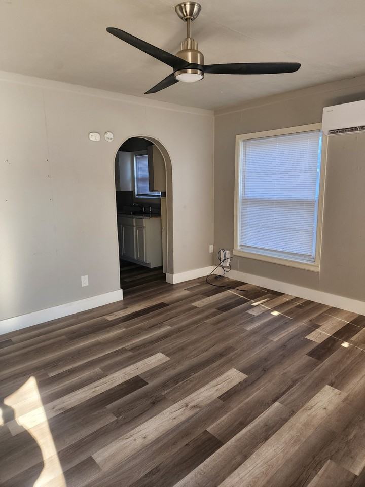 2404 East Randolph Avenue #1 - Photo 2 of 7