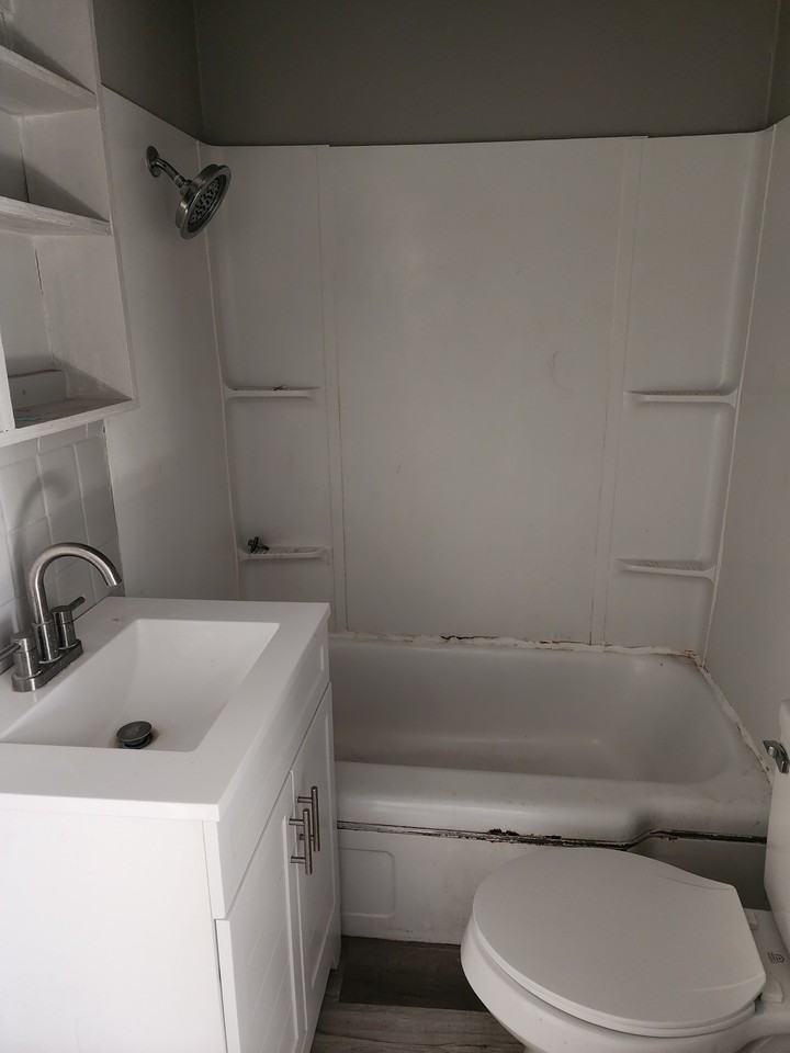 2404 East Randolph Avenue #1 - Photo 4 of 7