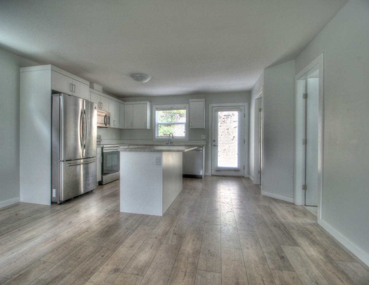 5017 27 Avenue - Photo 2 of 10