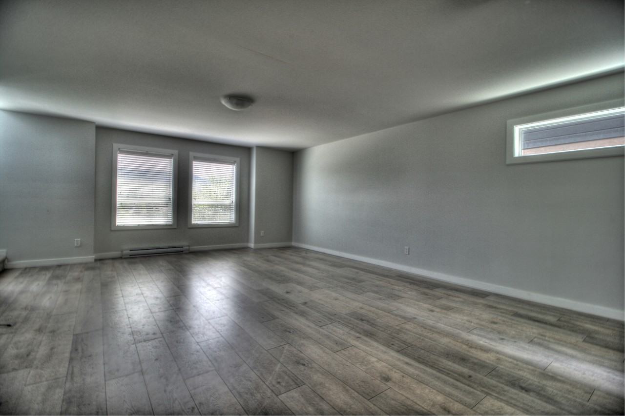 5017 27 Avenue - Photo 3 of 10