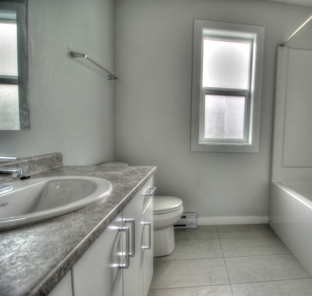 5017 27 Avenue - Photo 6 of 10