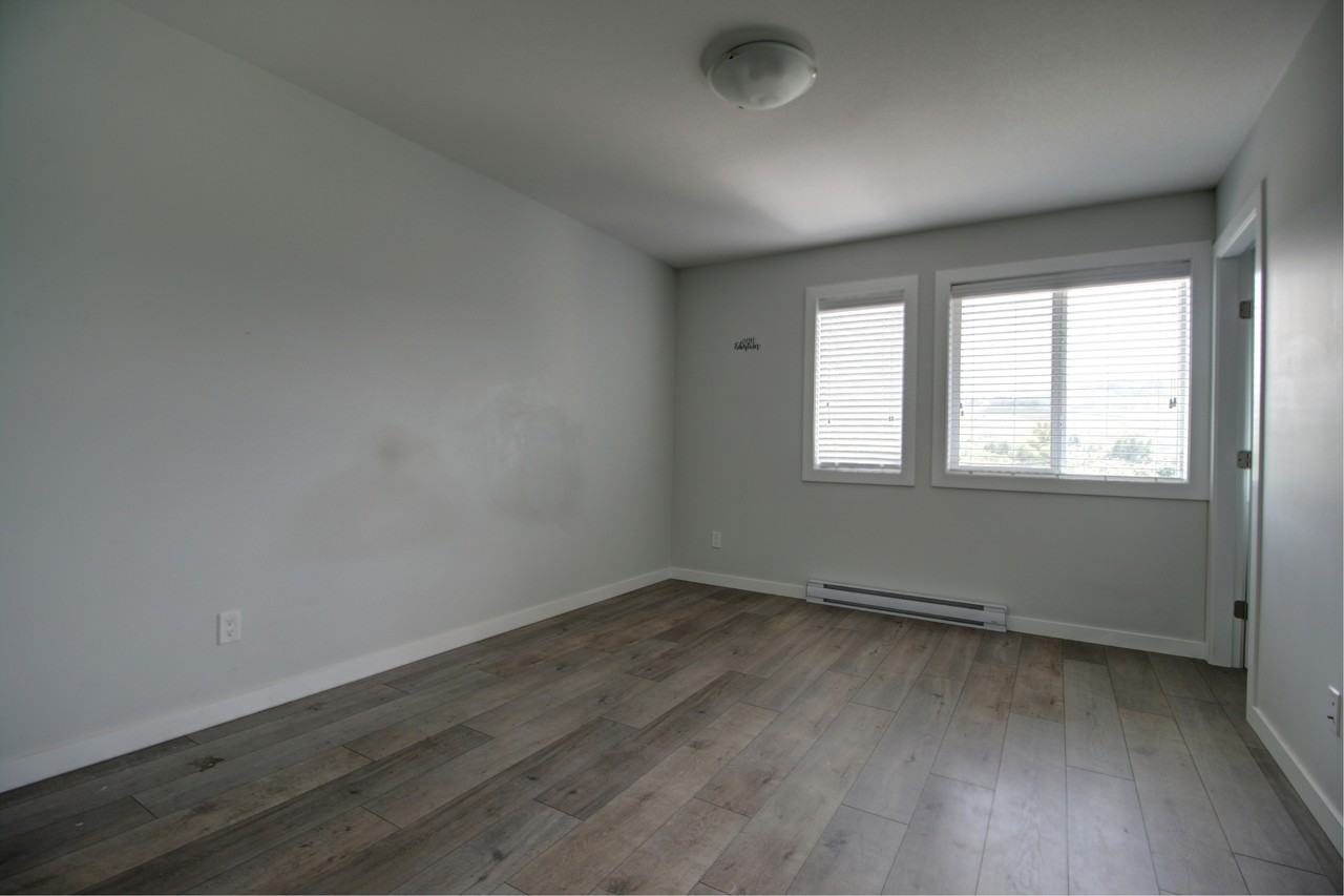 5017 27 Avenue - Photo 7 of 10