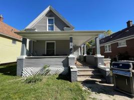 featured image of 418 Studebaker Street #1