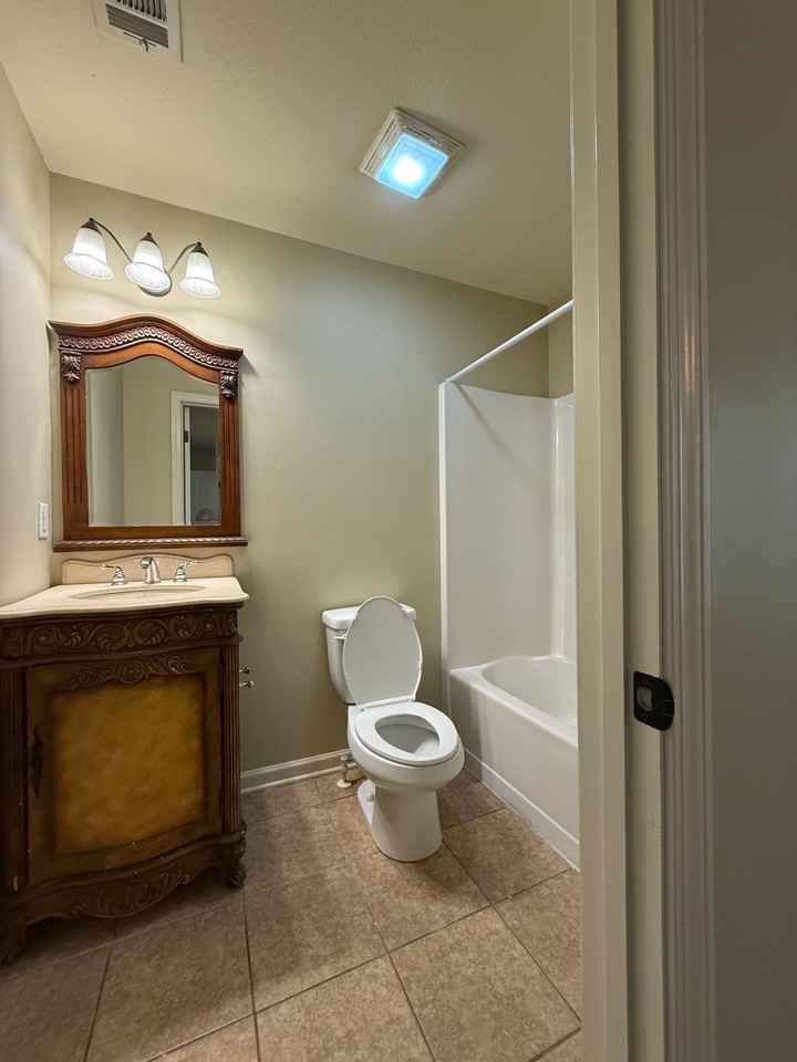 Cobblestone Park Townhomes - Photo 5 of 11