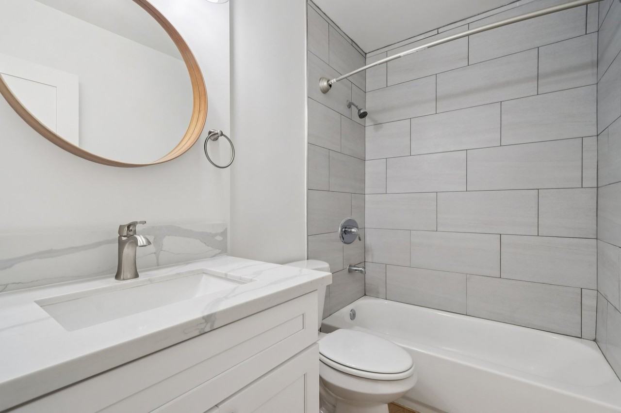 Esmeralda - Photo 7 of 22