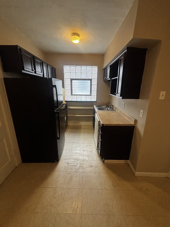 5043 Alaska Avenue #D - Photo 2 of 7