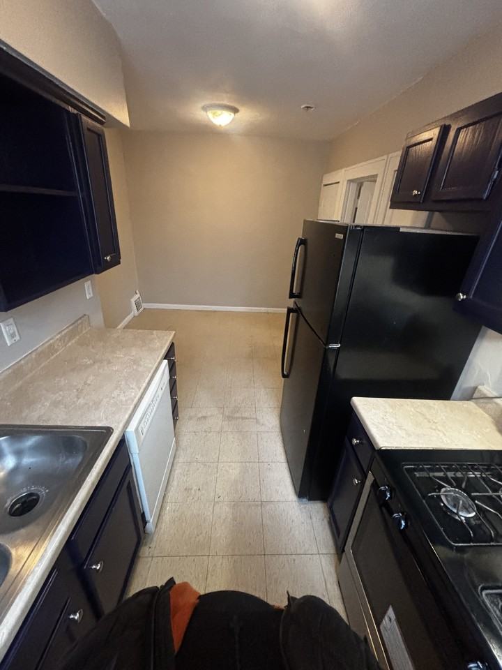 5043 Alaska Avenue #D - Photo 4 of 7