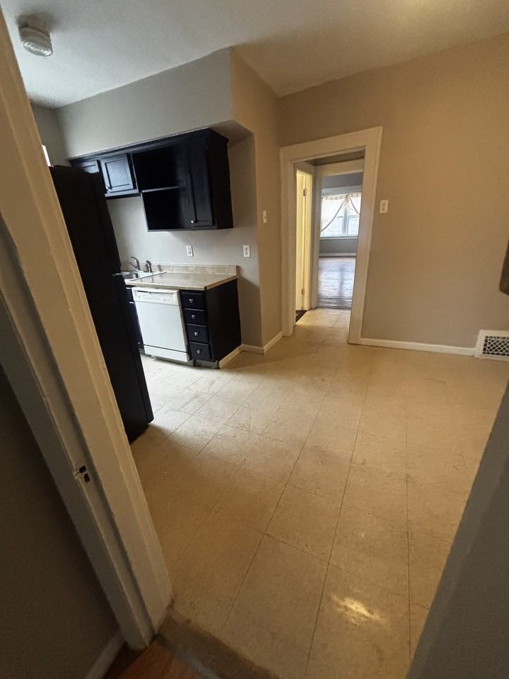 5043 Alaska Avenue #D - Photo 5 of 7