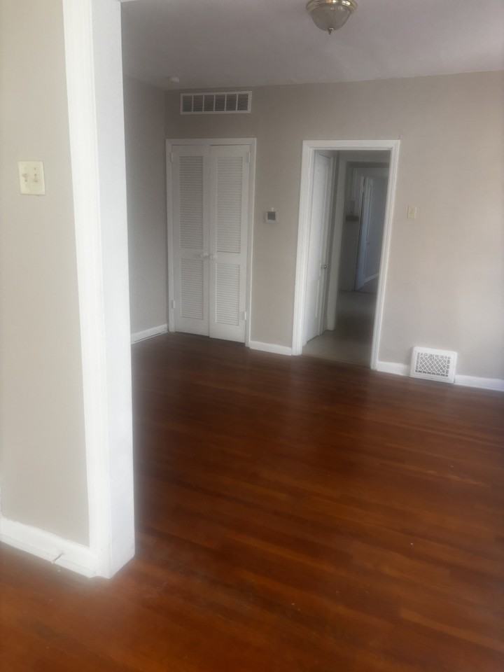 5043 Alaska Avenue #D - Photo 7 of 7