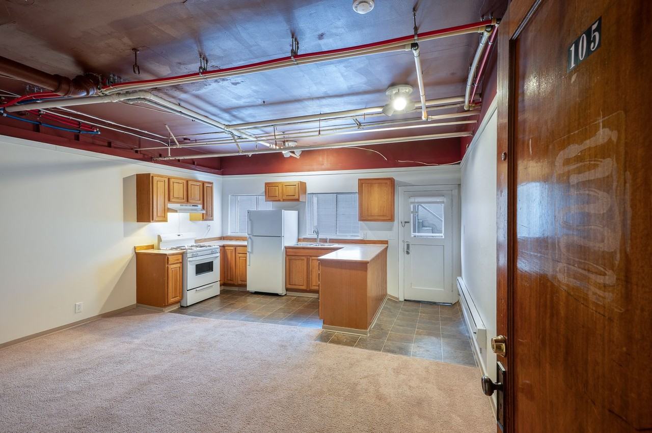 La Charme Apartments - Photo 2 of 21