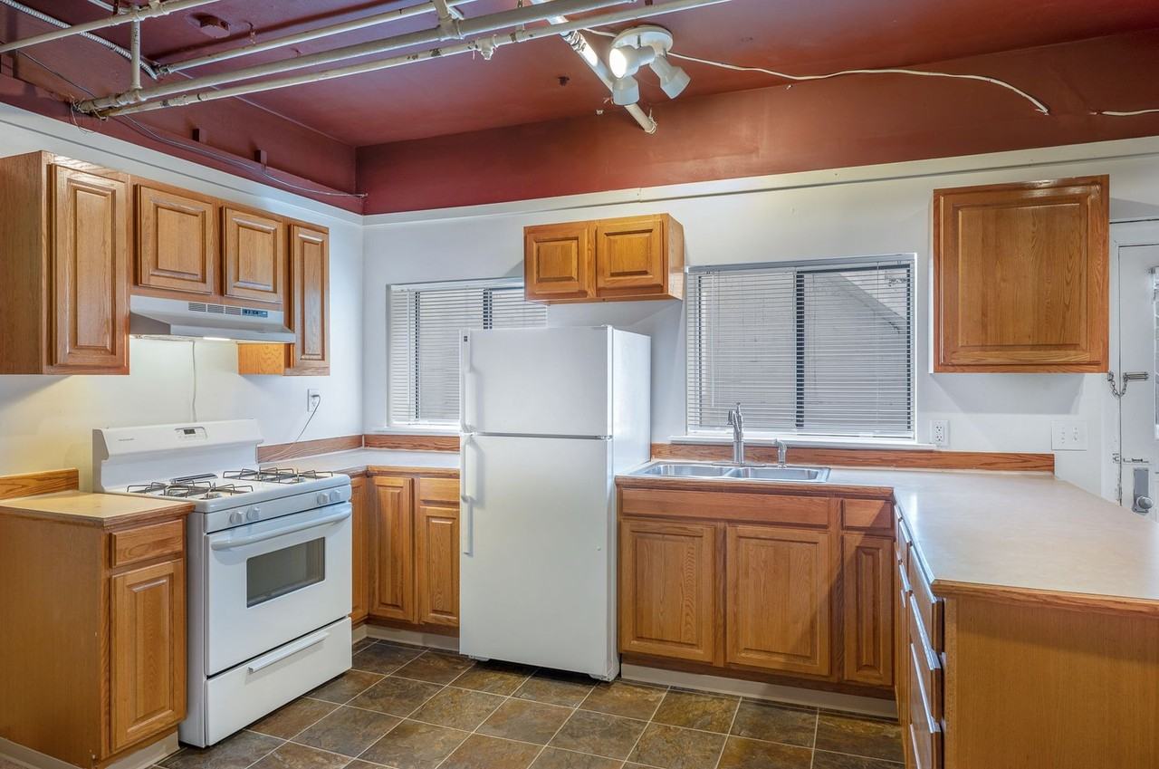 La Charme Apartments - Photo 3 of 21