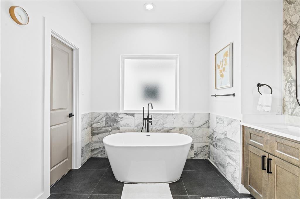 6827 6827 Cadillac St Houston TX 77021-2413 #NONE - Photo 3 of 11