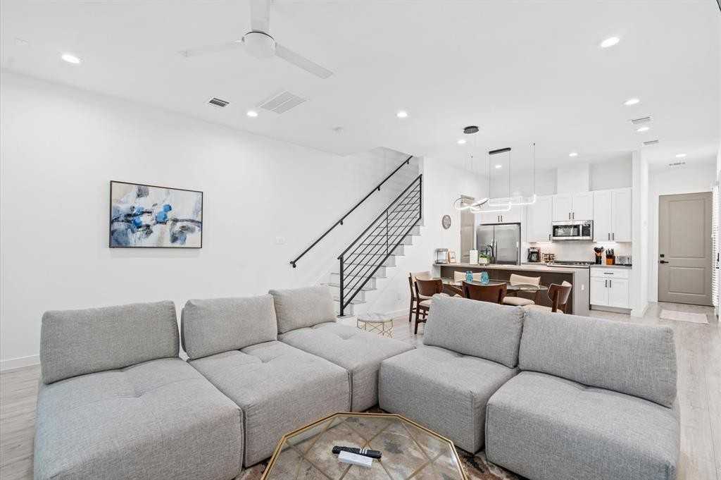 6827 6827 Cadillac St Houston TX 77021-2413 #NONE - Photo 6 of 11