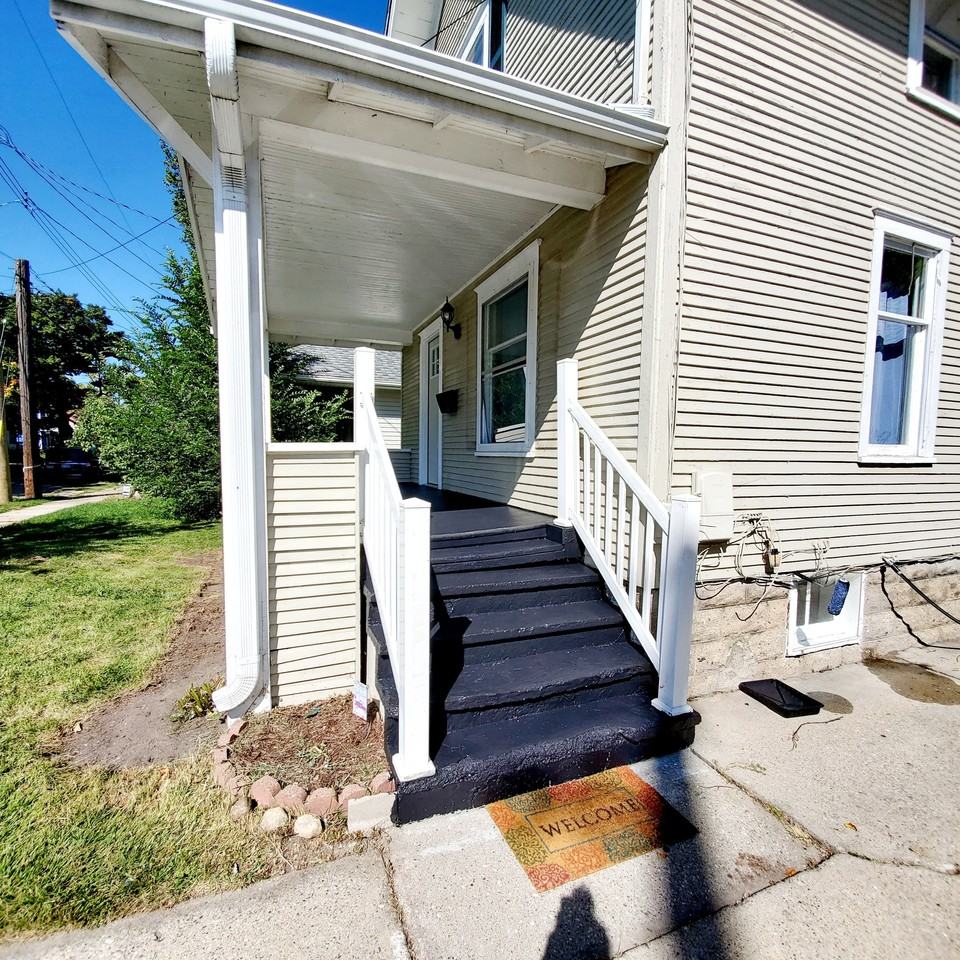 327 Leslie Street #1 - Photo 2 of 20