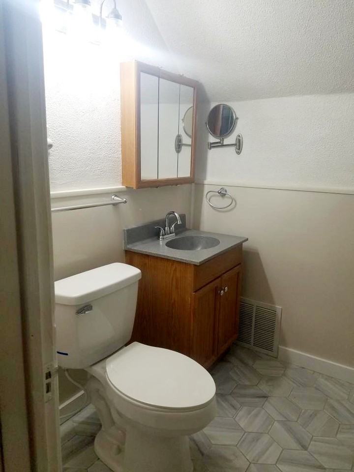 327 Leslie Street #1 - Photo 5 of 20