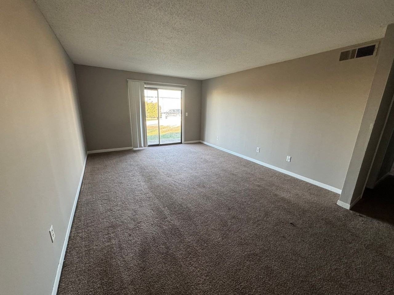 River Woods Apartments - Photo 6 of 14