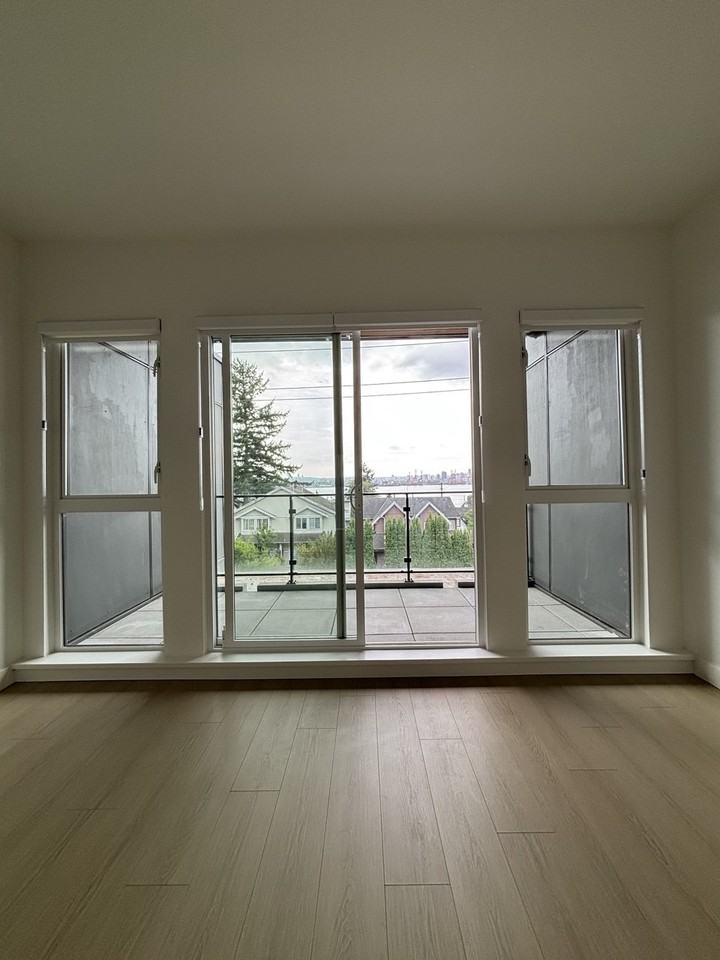 422 East 3rd Street #309 - Photo 5 of 19