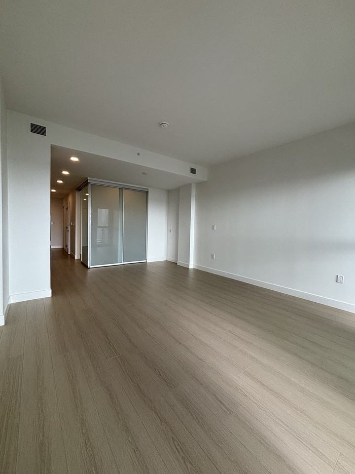 422 East 3rd Street #309 - Photo 7 of 19