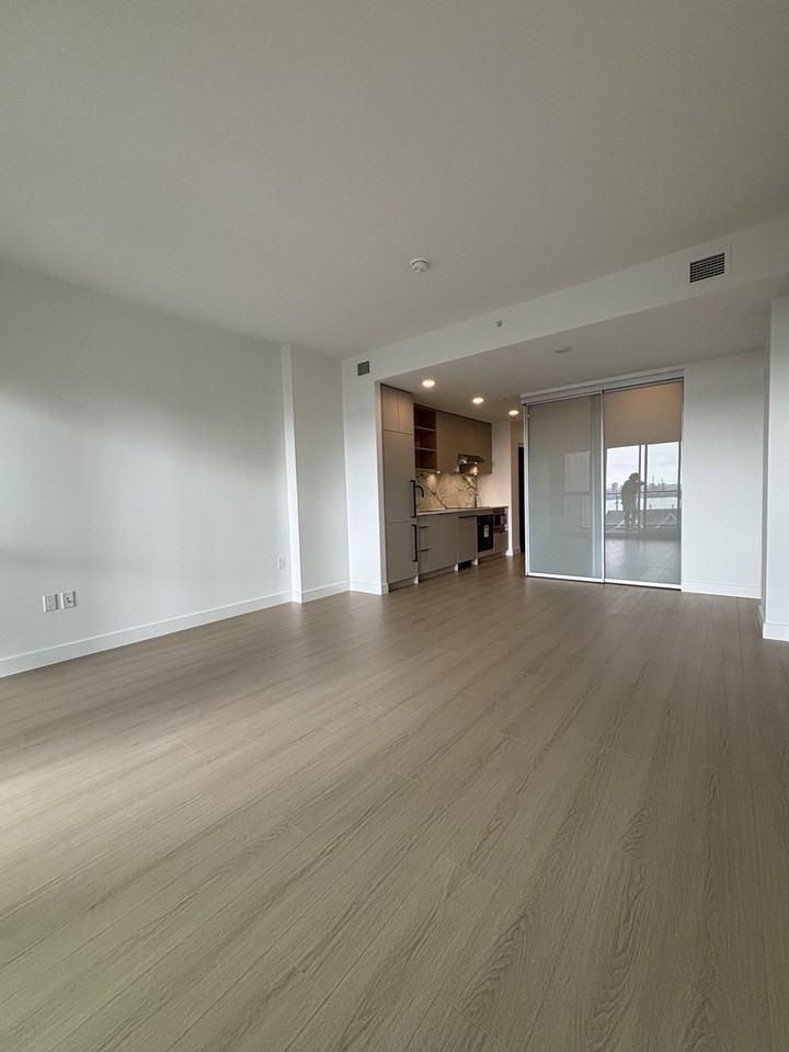 422 East 3rd Street #309 - Photo 6 of 19