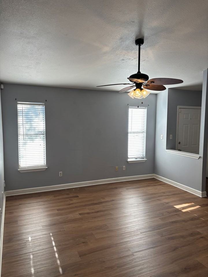 7804 Oak Forest Dr - Photo 3 of 16