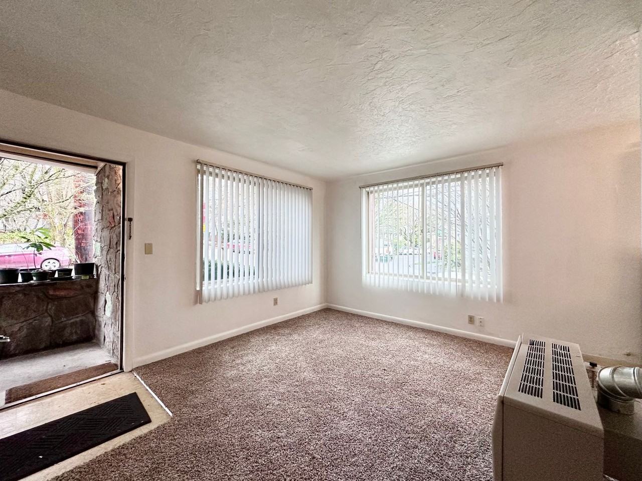 3400 South Kelly Avenue - Photo 2 of 14