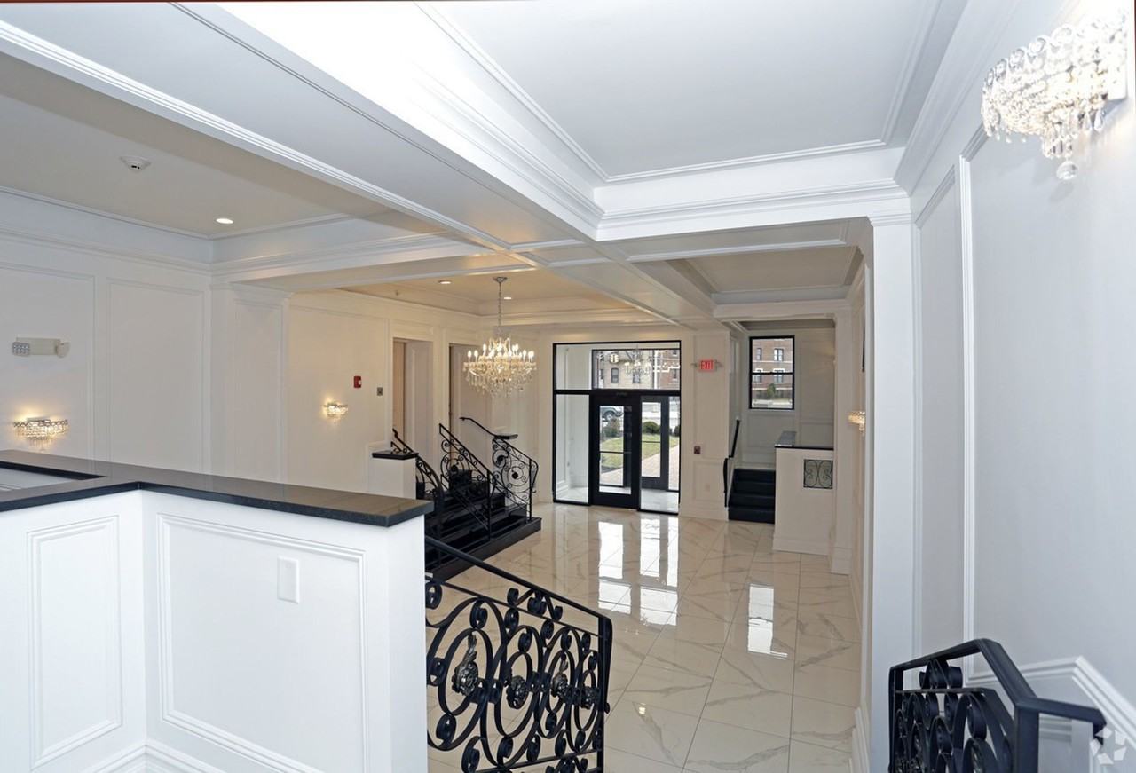 Ponciana Apartments: Contemporary Comfort and Affordable Luxury in North Bergen! - Photo 6 of 9