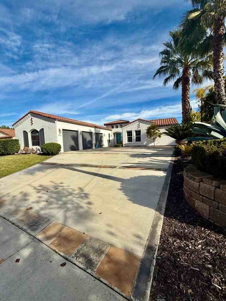 936 Salida Del Sol Dr - Photo 2 of 44