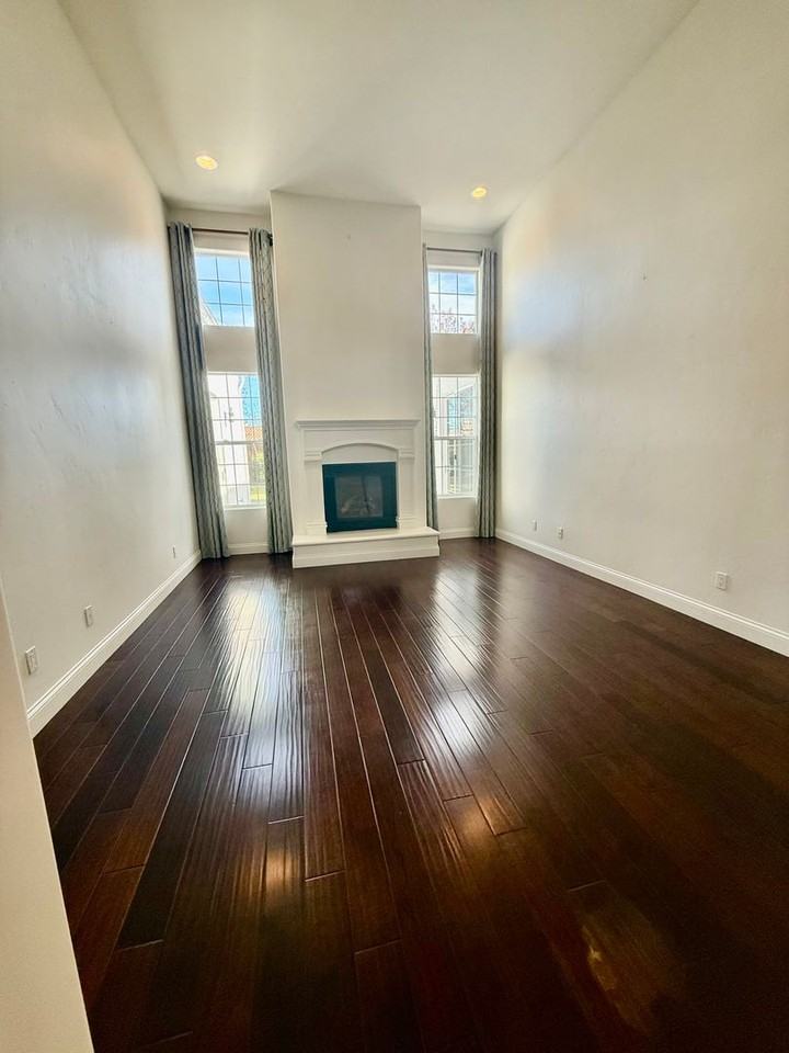 936 Salida Del Sol Dr - Photo 4 of 44