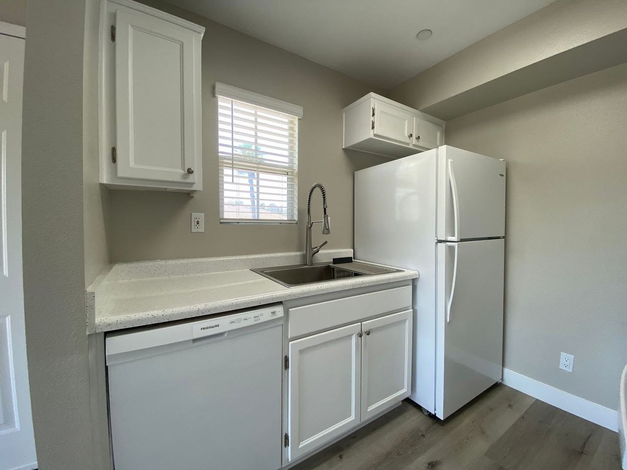 Sunny Creek Apts. - Photo 6 of 50