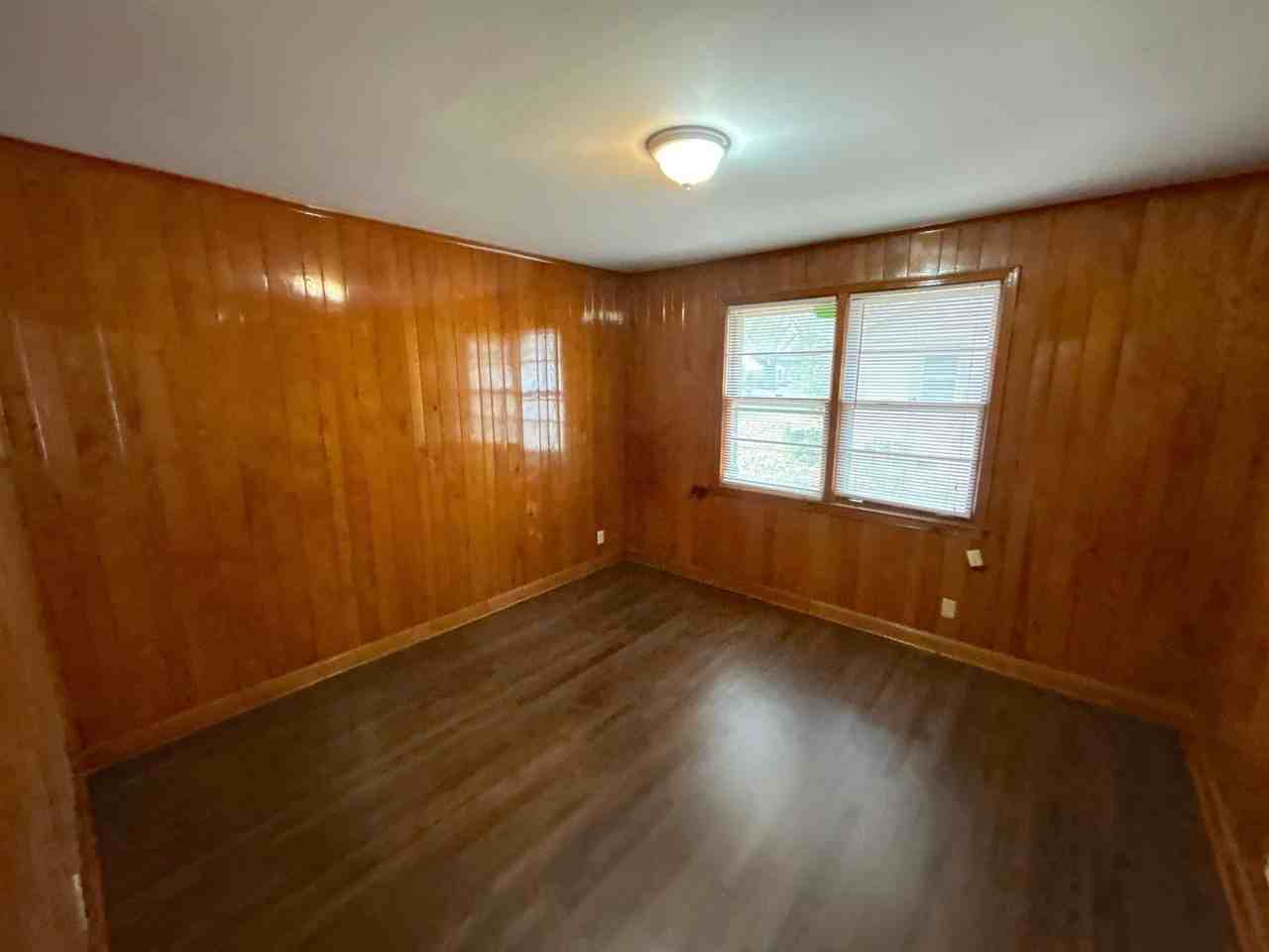 4322 Rhodes Ave - Photo 5 of 12